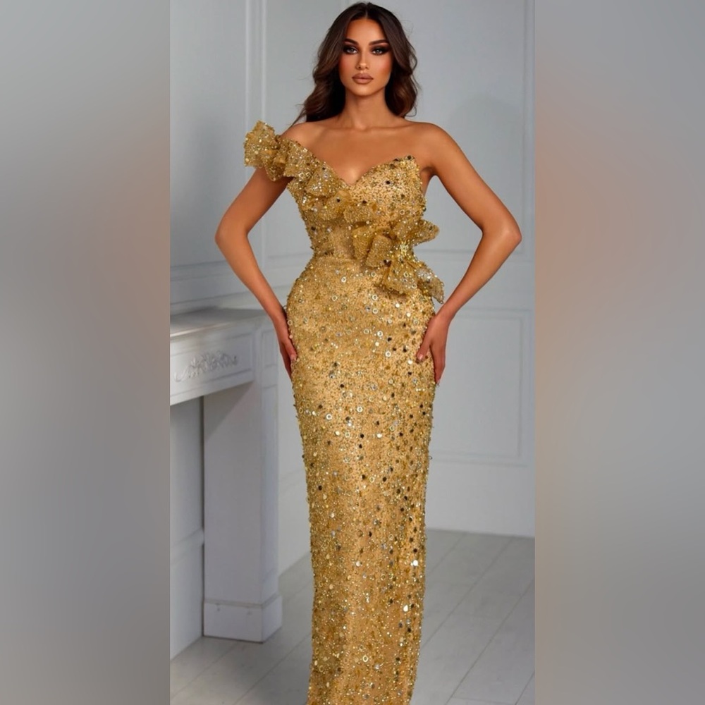 Elegant Gold Sequin Evening Dress